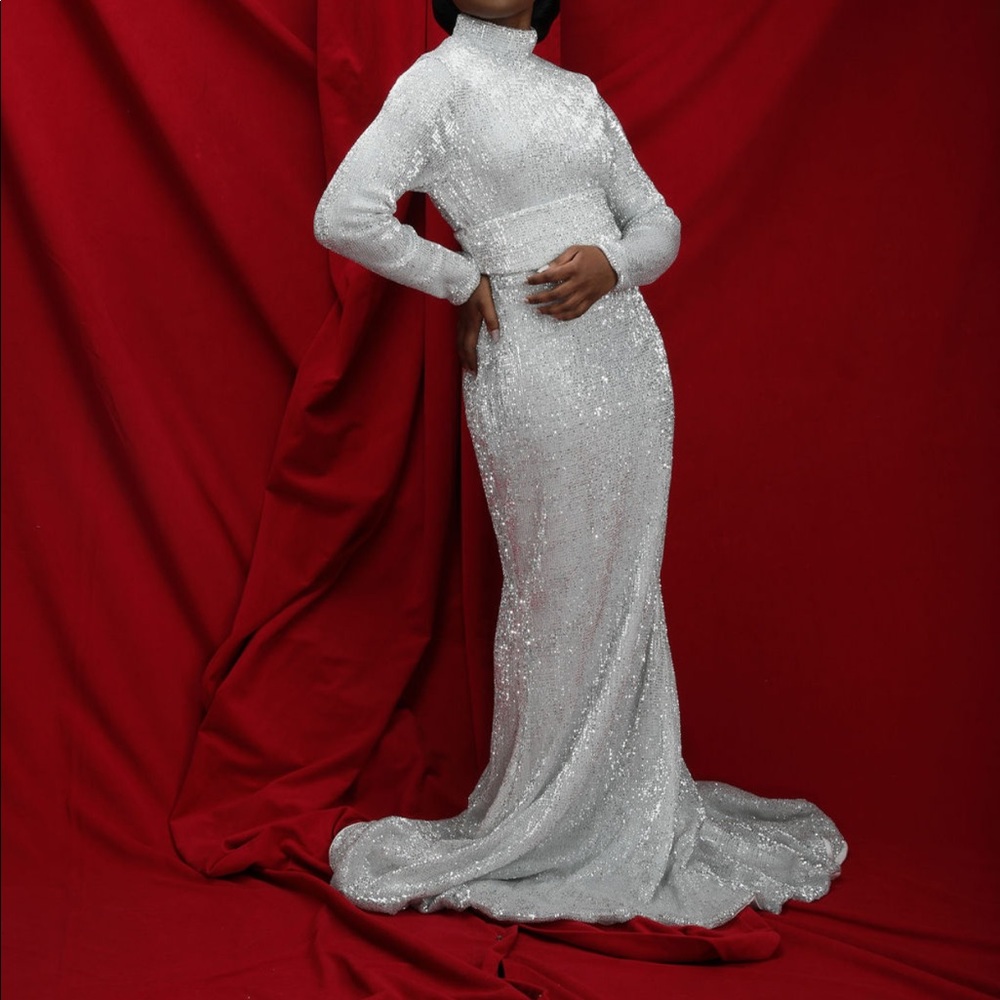 SHEIN Beautiful Sequin Gown